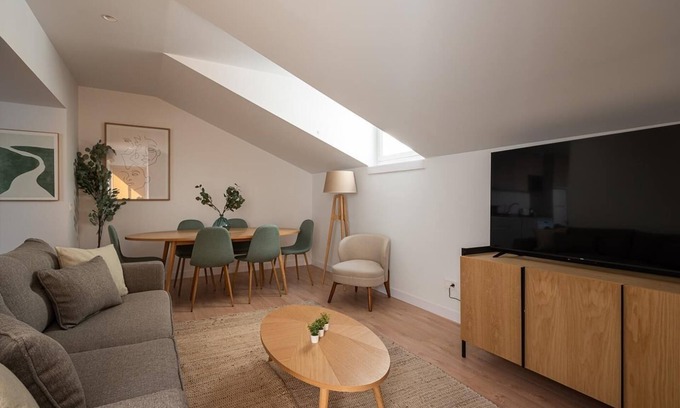 Embajadores Apartamento | Tirso de Molina - Ático de 1 Dormitorio con terraza