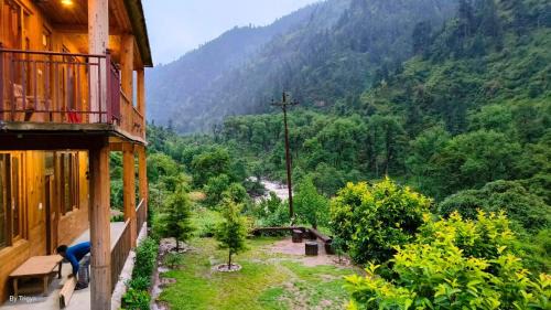 Gushaini Casa | Tirthan Pine View Home stay