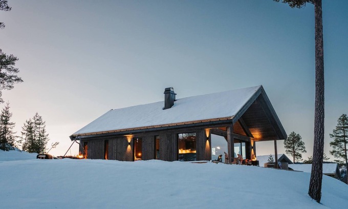 Nes Casa | Tiur, stylish new cabin with hot tub