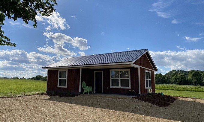 Pepin Cabina | TK's Pepin Getaway RentalLLC Cabin 2 Less than 5 min from Lake Pepin/winery/town