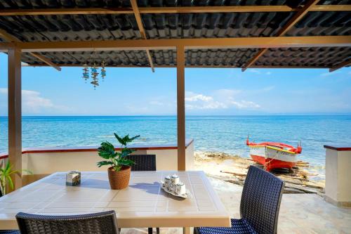 Megalos Prinos Casa | To Kyma - Seafront House