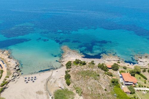 Pyrgos Apartamento | To Pournari Beachside Garden House - Happy Rentals