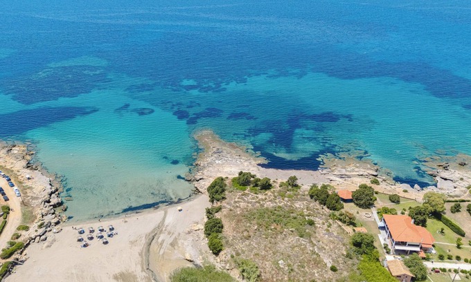 Pyrgos Casa | To Pournari Beachside Garden House, Korakohori, Greece