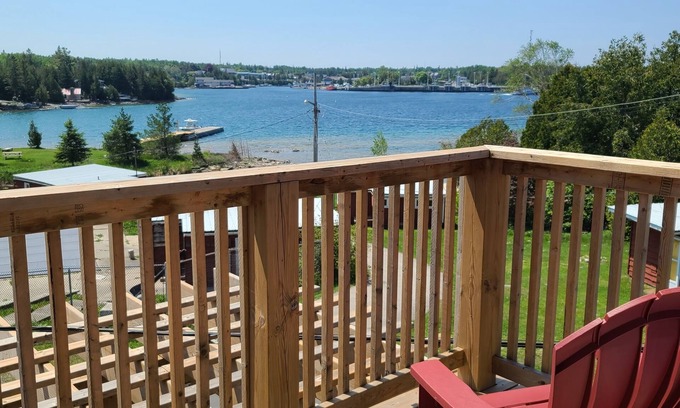 Tobermory Hotel | Tobermory Inn & Suites
