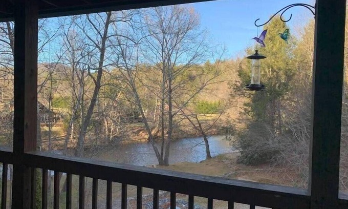 Suches Casa | Toccoa Riverfront Cabin 3 Bedrooms 3 Baths Private Hot Tub