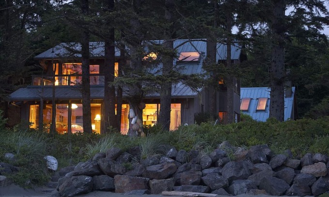 Tofino Casa | Tofino ~ Chesterman ~ Playa ~ Arquitectónicamente ~ Diseñado ~ Casa Chahayis ~ Plazas 6