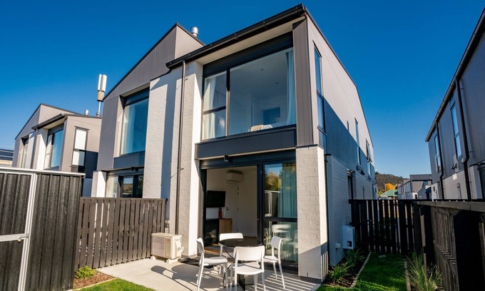 Albert Town Cabaña | TOI TOI - WANAKA HOLIDAY HOME, family friendly in Wanaka