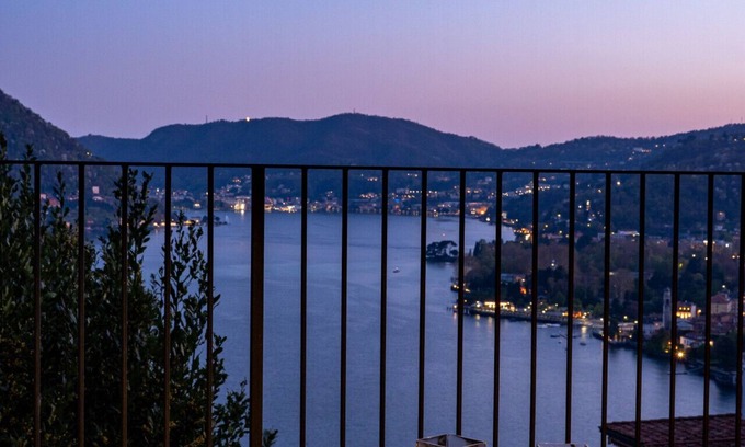 Cernobbio Casa | Casa Toldino 3 min. en auto al lago. Vistas al lago desde todos los ángulos!
