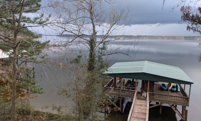 Negreet Casa | Toledo Bend on Lanana Bay Waterfront Camp Boathouse Dock Subdivision Boat Launch