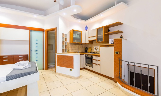 Vittorio Emanuele Apartamento | Tolentino Studio Flat by Napoliapartments