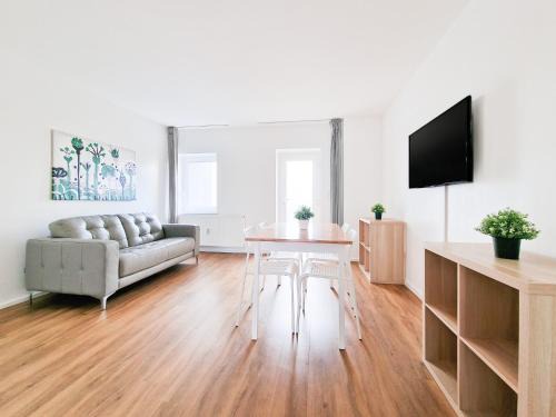 Krefeld Apartamento | Tolstov Apartments - 2 Room Apartments - Terrace - 25 Min to Messe DUS