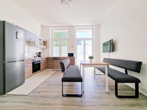 Rath Apartamento | Tolstov Apartments - 3 Zimmer Wohnungen mit Balkon - 15 Min zur Messe DUS