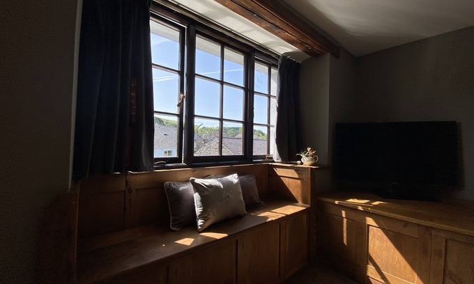 Tregaron Cama Y Desayuno | Tom's of Tregaron