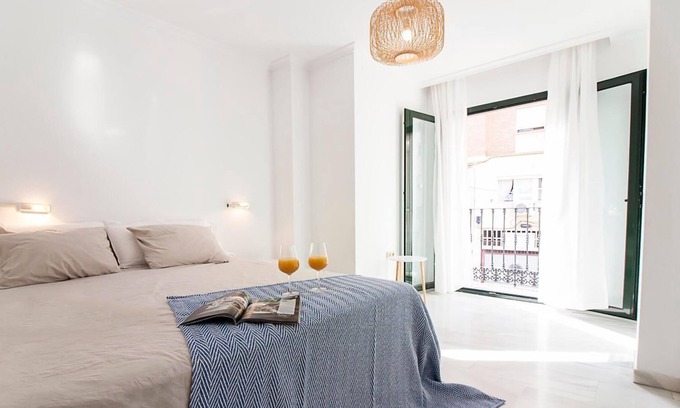 Bailen-Miraflores Apartamento | Tomas FreshApartments by Bossh! Apartments
