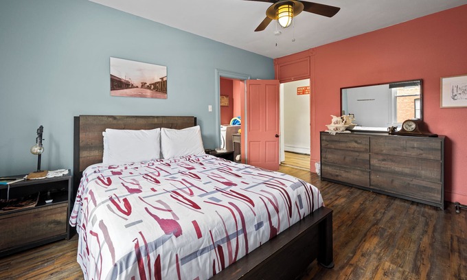New Castle Condominio | Lápida en The Ore House Inn