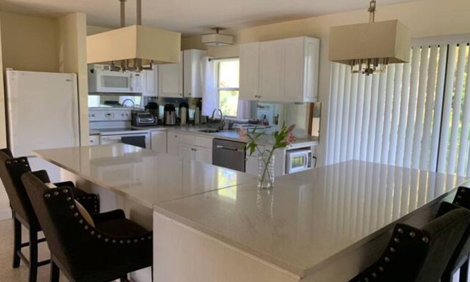 Port Malabar Casa | Tommy Bahama (A) Modern Kitchen, 2 BR /1 BA