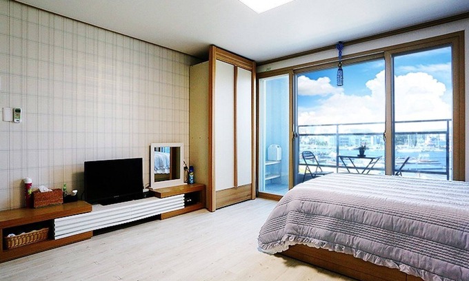 Suryuk Casa | Tongyeong Cobalt Blue Pension
