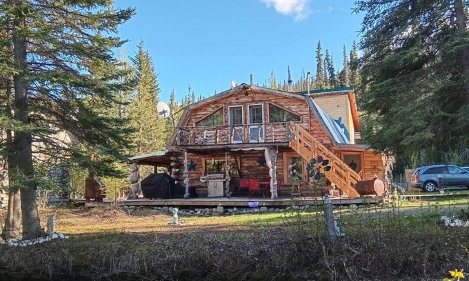 Copper Center Cabina | Tonsina Creek Whispers Lodge