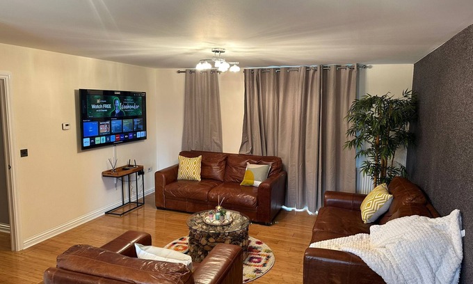 Burnt Oak Apartamento | Tony's Court is a beautifully furnished 2 bedrooms apartment with 1 ensuite room