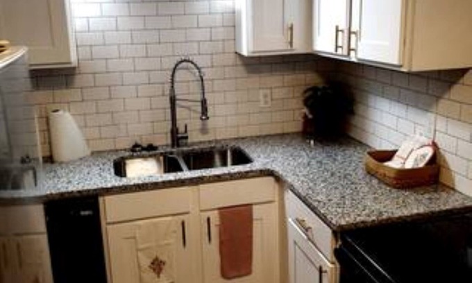 Central Oklahoma City Cabaña | Too Cozy Comfort W/D, AC, Wi-Fi in Amazing Oklahoma City, Near OU Hospital