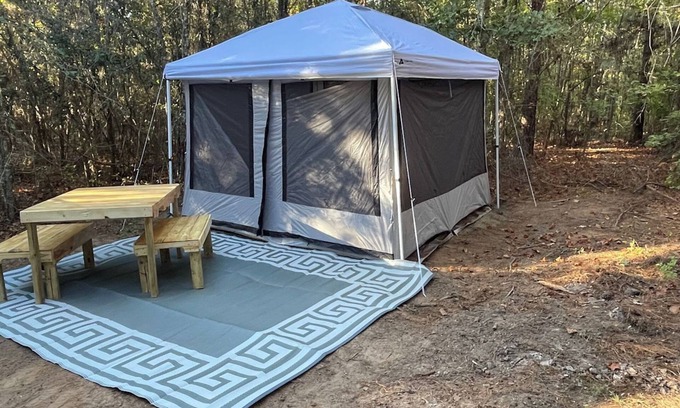 Tallahassee Alquiler De RV | Tootsy Large group tent Stay Farms