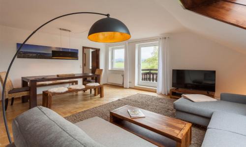 Isny im Allgaeu Apartamento | Top 97,5 qm Ferienwohnung im Allgäu, Balkon und Parkplatz