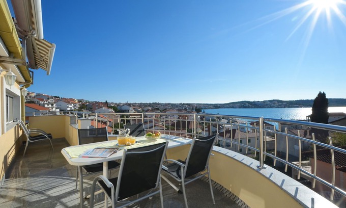 Okrug Gornji Apartamento | TOP apartamento 6 personas, piscina, excelentes vistas al mar, lujo, ubicación ideal, 3 dormitorios