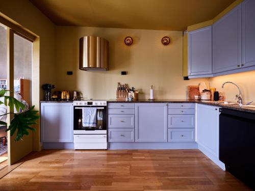 Leknes Apartamento | Top apartment in Leknes city, with carport