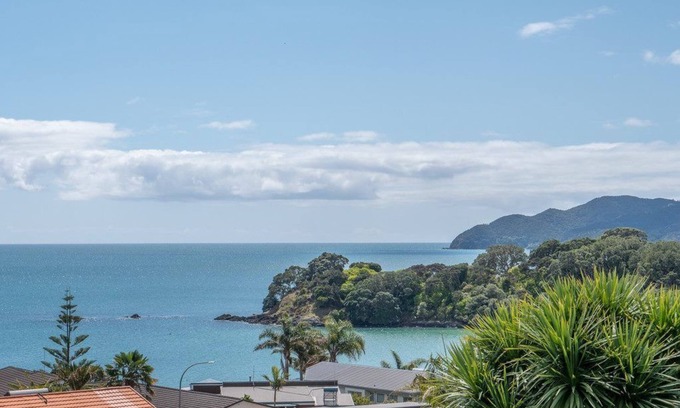 Coopers Beach Casa | Top Apartment with Sea Views & Beach Access