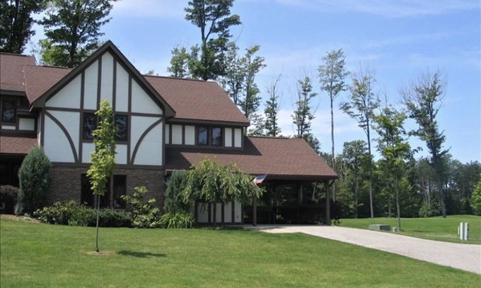 Clymer Condominio | TOP & CENTER Peek'n Peak Resort ~ SKI IN / OUT ~ Ubicado en el campo de golf Upper Golf