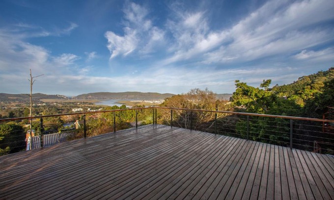 Old Place Casa | Top Decks Knysna S/C - Lovely Ocean Views!