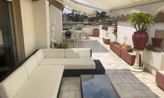 Estanove Apartamento | top floor apartment with private park
