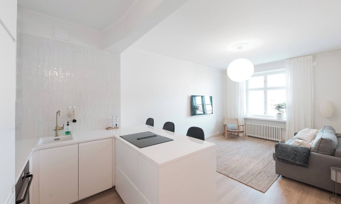 Kallio Condominio | Top floor Condo in Sörnäinen near Metro (150m).