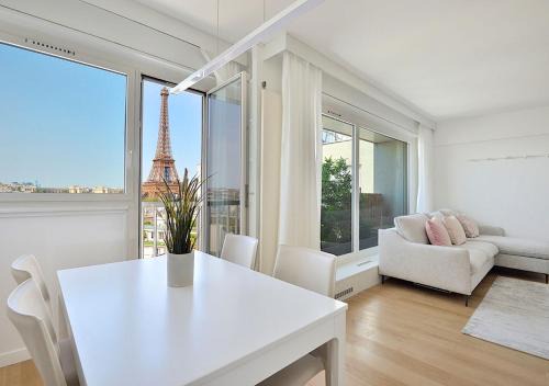 Grenelle Apartamento | Top Floor Million Dollar View Eiffel Tower, 2 beds, 4 people