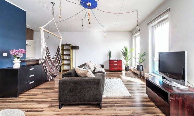 Kesklinn Apartamento | Top floor near ferry terminal. Free parking.