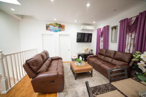 Canarsie Casa | Top Floor with Skylight Brooklyn