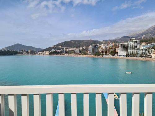 Rafajlovici Apartamento | Top floor with stunning seaview, first line