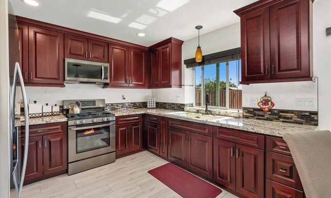 Fletcher Hills Casa | Top hills, luxury guesthouse,3BR, Sunset view