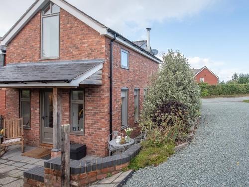 Kingswood Casa | Top House