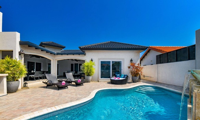 Opal Casa | Top Location! Private Pool& Rooftop Terrace w/Ocean View!