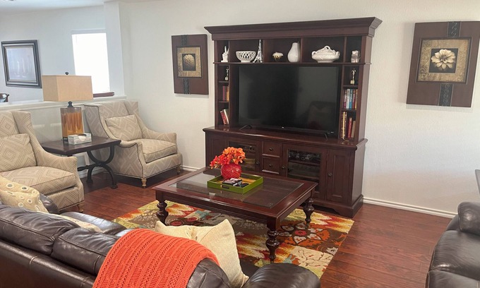 Austin Casa | Top Location! Spacious Home Near Downtown & Events