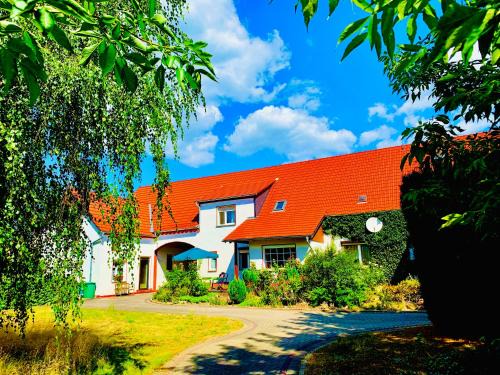 Schoenewalde Apartamento | Top-moderne Ferienwohnung und Apartments auf früherem wunderschönen Bauernhof im Elbe-Elster-Kreis in Brandenburg bei Herzberg-Elster, Schönewalde, Holzdorf