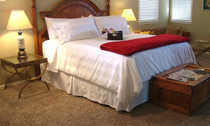Asheville Chalet De Esquí | Entrada privada, Top O 'The Knob Chalet Suite, escapada romántica, terraza con vista