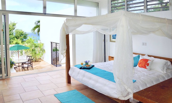 Pelican Key Apartamento | Parte superior de Pelican Key! Espectaculares vistas al mar, cerca de playas, wifi, estacionamiento, privado