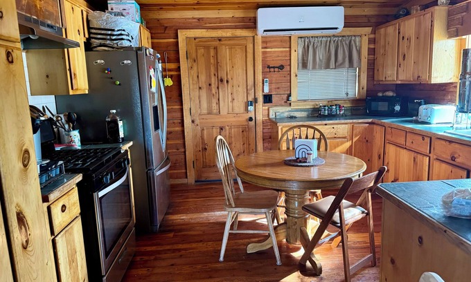 Snowflake Cabina | Top of the World, rustic cabin & retreat