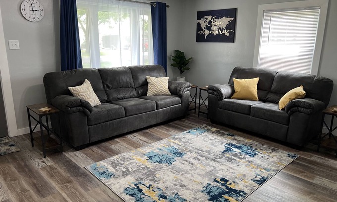 Muncie Casa | Top-Rated Guest Favorite- Near Ball State & IU Hospital October Specials