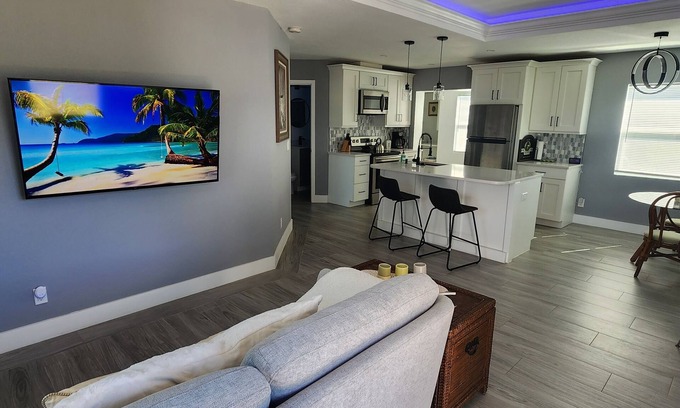 Port Charlotte Casa | Top Rated W/ Sleep Number King Bed