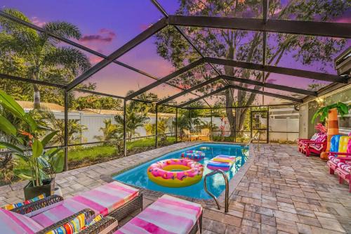 Seminole Casa | TOP VlLLA Chic 4BR Spacious & Fun Pool Villa