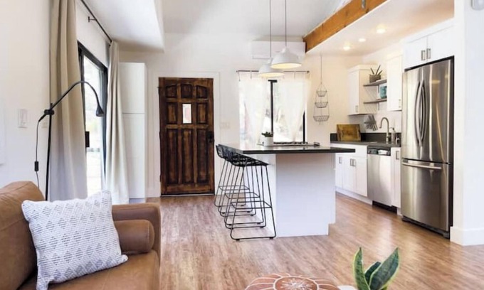 Topanga Apartamento | Topanga’s Mini Spa Retreat for 2