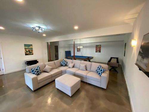 Kewadin Casa | Torch Lake Blue 4BDR Beachfront House ➠ 2364